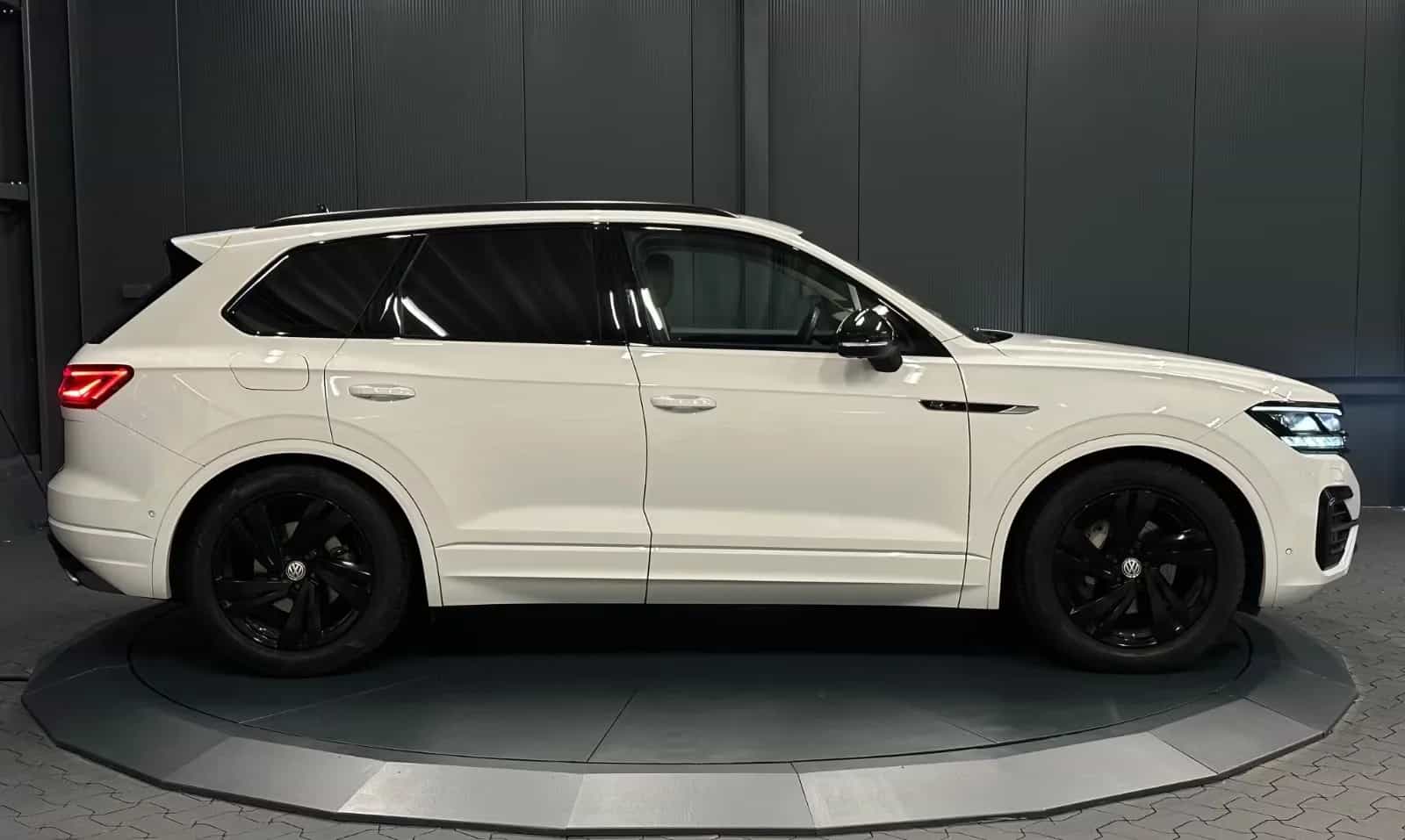 Volkswagen Touareg 09/2022-photo-5