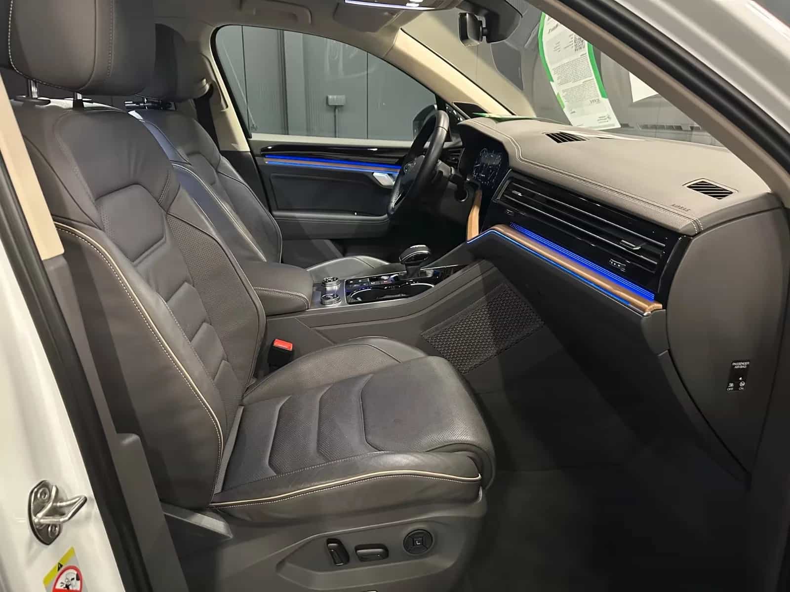 Volkswagen Touareg 09/2022-photo-8