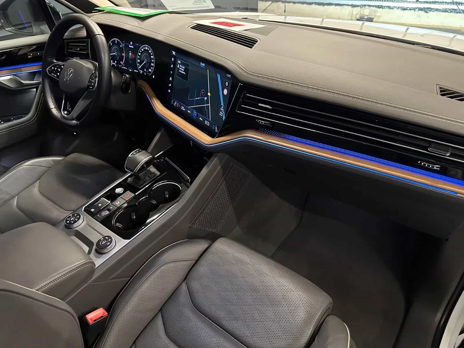 Volkswagen Touareg 09/2022-photo-9