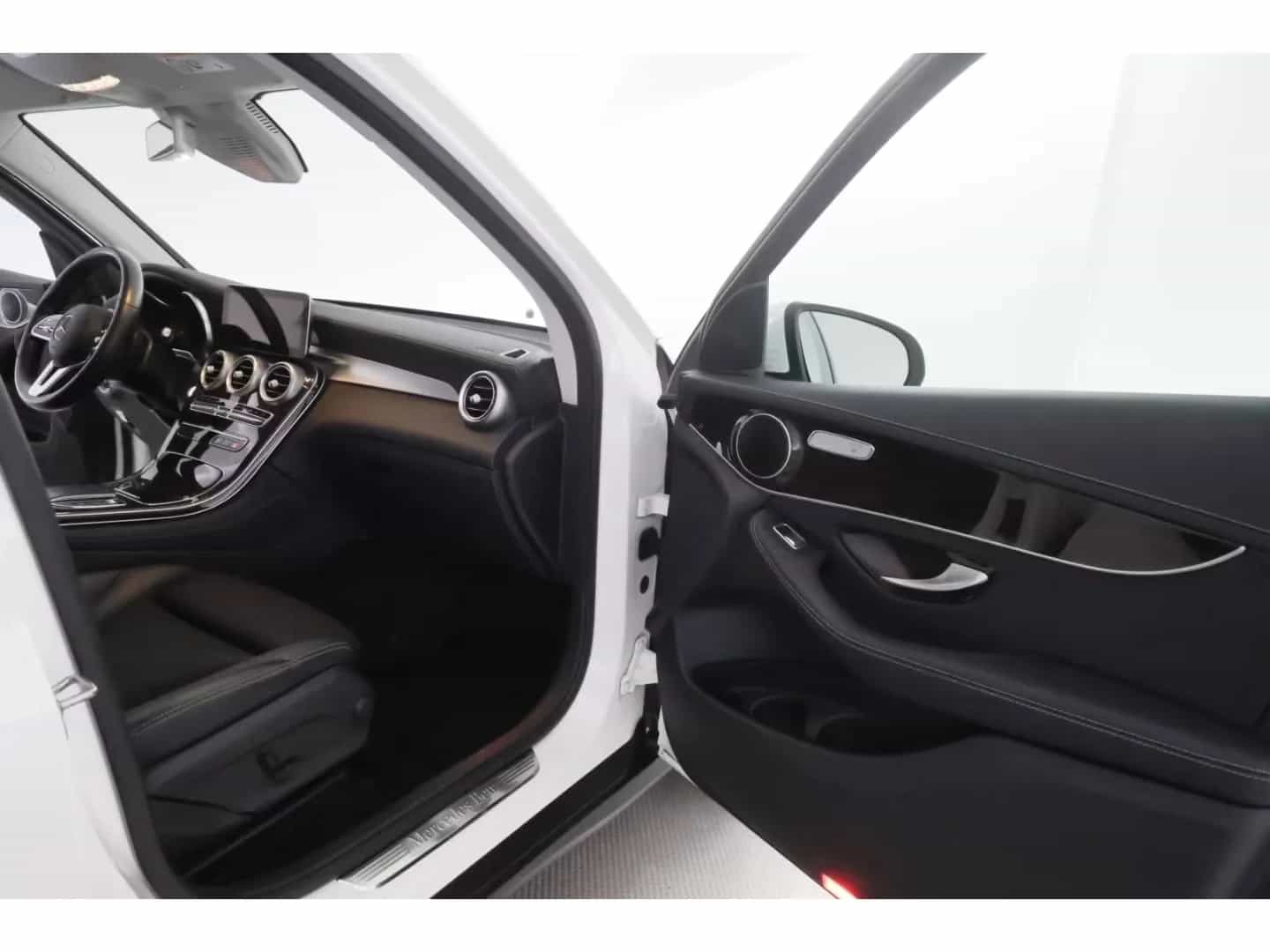 Mercedes-Benz GLC-Class 200 09/2020-photo-20