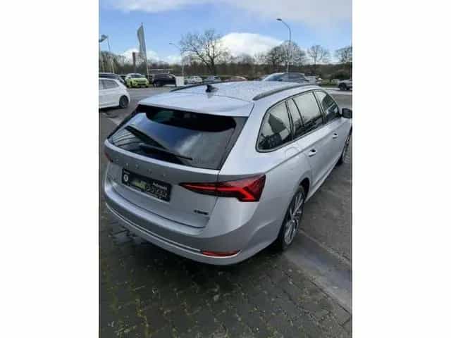 Skoda Octavia Combi Tour Navi Licht Sicht el. Heckklap 04/2022-photo-4