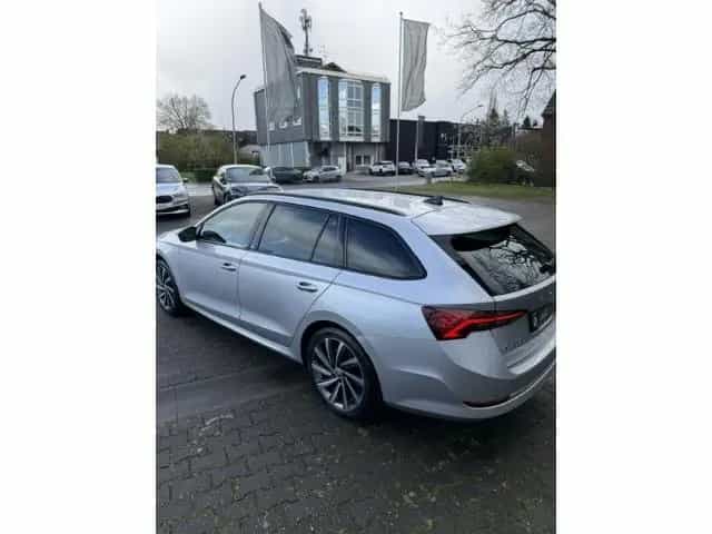 Skoda Octavia Combi Tour Navi Licht Sicht el. Heckklap 04/2022-photo-7