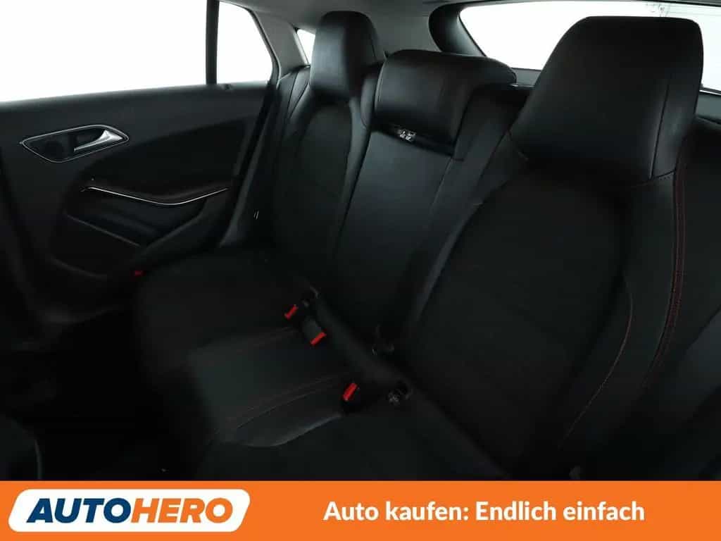 Mercedes-Benz CLA 180 Shooting Brake CLA-Klasse CLA 180 Shooting Brake AMG Line Aut 04/2018-photo-13