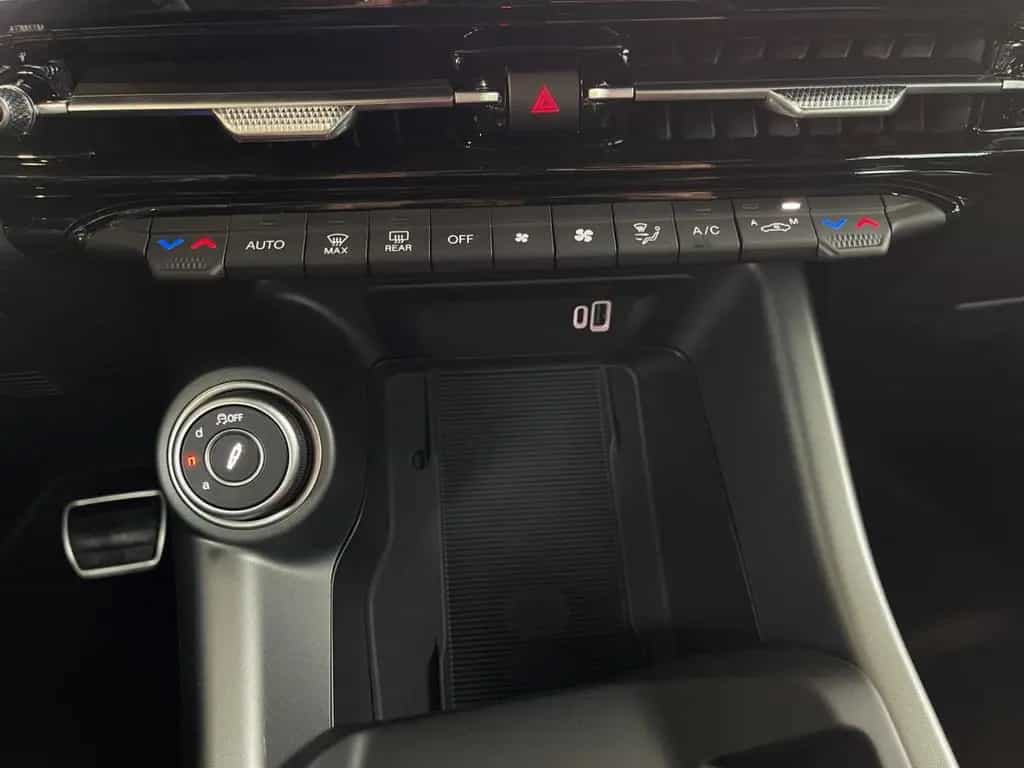 Alfa Romeo Tonale Veloce ACC+LEDER+CARPLAY+KAMERA+LED 03/2026-photo-12