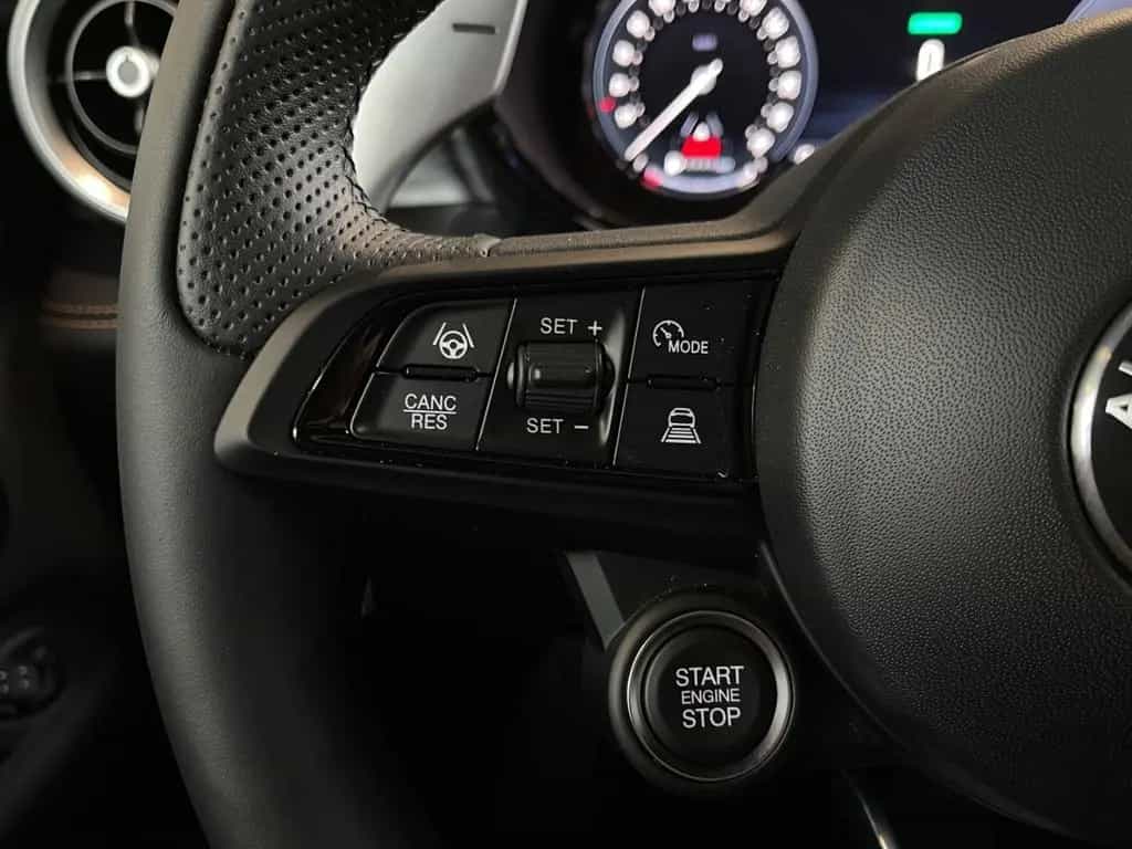 Alfa Romeo Tonale Veloce ACC+LEDER+CARPLAY+KAMERA+LED 03/2026-photo-14