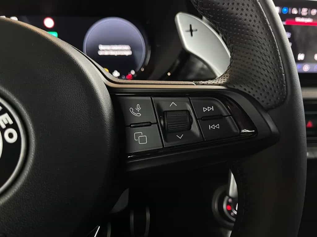 Alfa Romeo Tonale Veloce ACC+LEDER+CARPLAY+KAMERA+LED 03/2026-photo-15