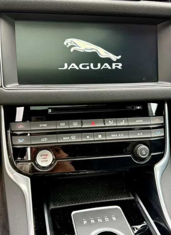 Jaguar XF 30d British Design Edition Automatik Brit... 10/2016-photo-9