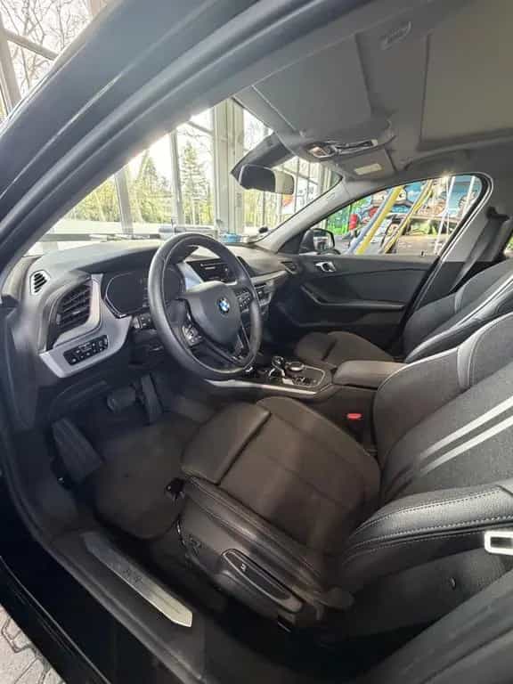 BMW 1 Series 120d xDrive A - 10/2020-photo-10