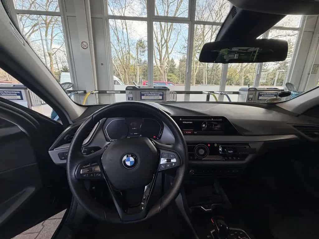 BMW 1 Series 120d xDrive A - 10/2020-photo-11