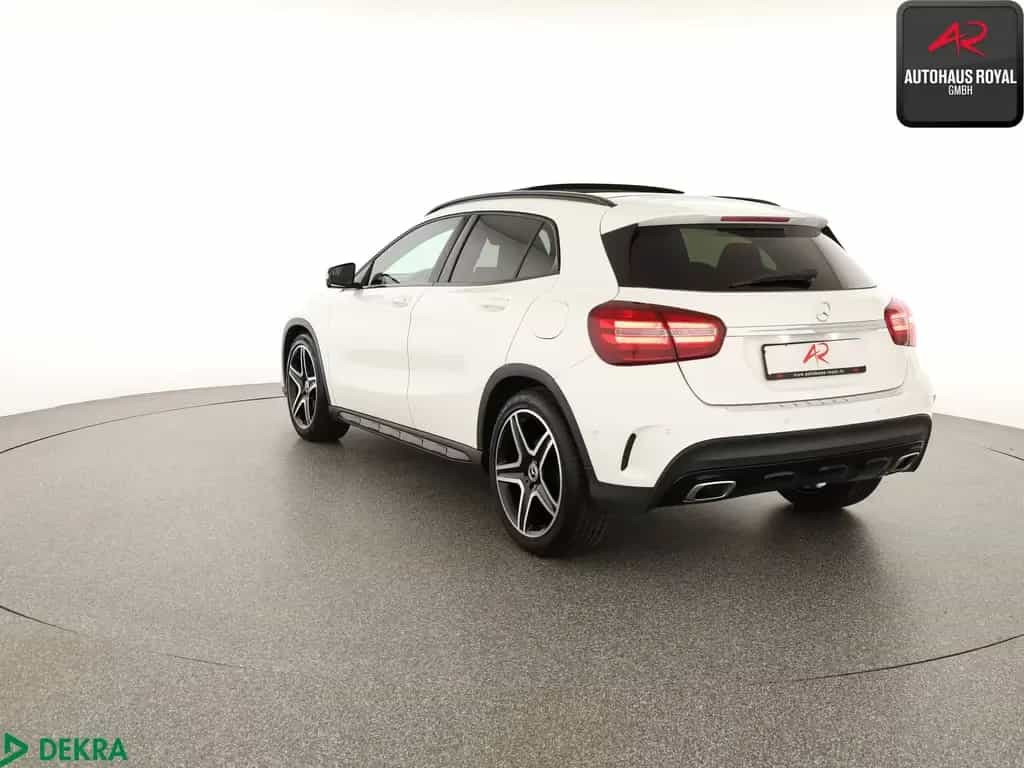 Mercedes-Benz GLA 220 4M AMG NIGHT PANORAMA,AKT.PARKASSIST,AHK 11/2019-photo-2