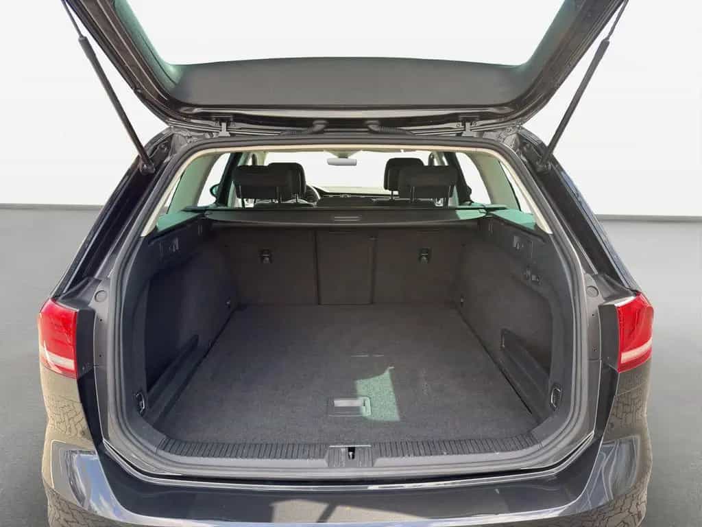 Volkswagen Passat Variant 2.0 TDI DSG Comforline*Navi*AHK*A 12/2018-photo-10