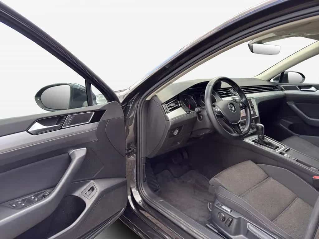 Volkswagen Passat Variant 2.0 TDI DSG Comforline*Navi*AHK*A 12/2018-photo-13