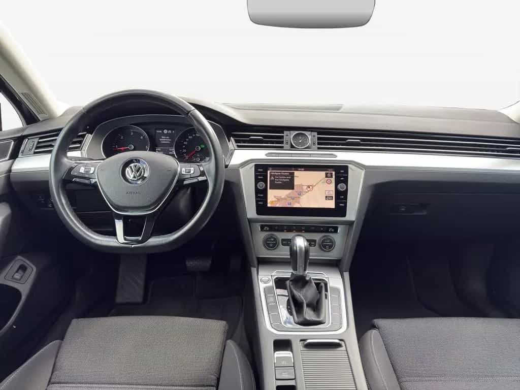 Volkswagen Passat Variant 2.0 TDI DSG Comforline*Navi*AHK*A 12/2018-photo-4