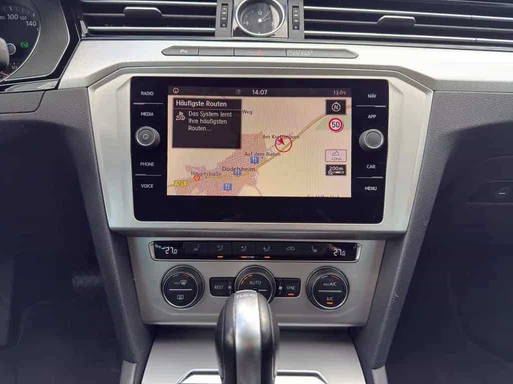 Volkswagen Passat Variant 2.0 TDI DSG Comforline*Navi*AHK*A 12/2018-photo-6