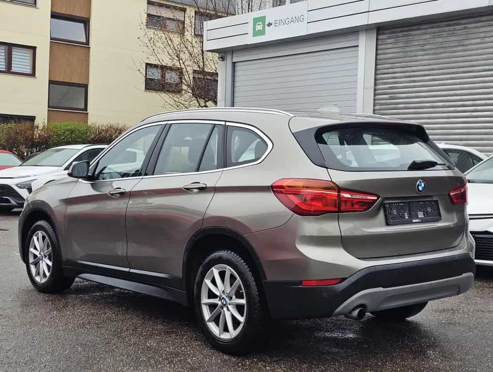 BMW X1 sDrive 18 i Advantage 06/2016-photo-2