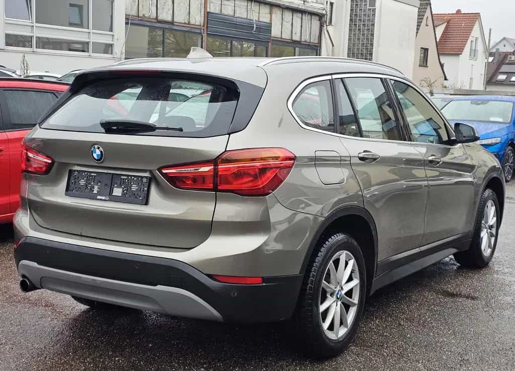 BMW X1 sDrive 18 i Advantage 06/2016-photo-3
