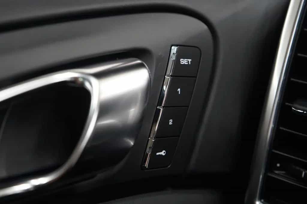 Porsche Cayenne Turbo S*Approved*Keramik*Deutsch.Fzg.* 07/2015-photo-25