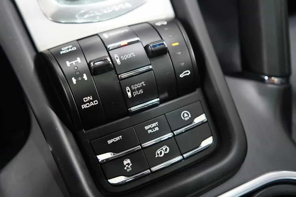 Porsche Cayenne Turbo S*Approved*Keramik*Deutsch.Fzg.* 07/2015-photo-37