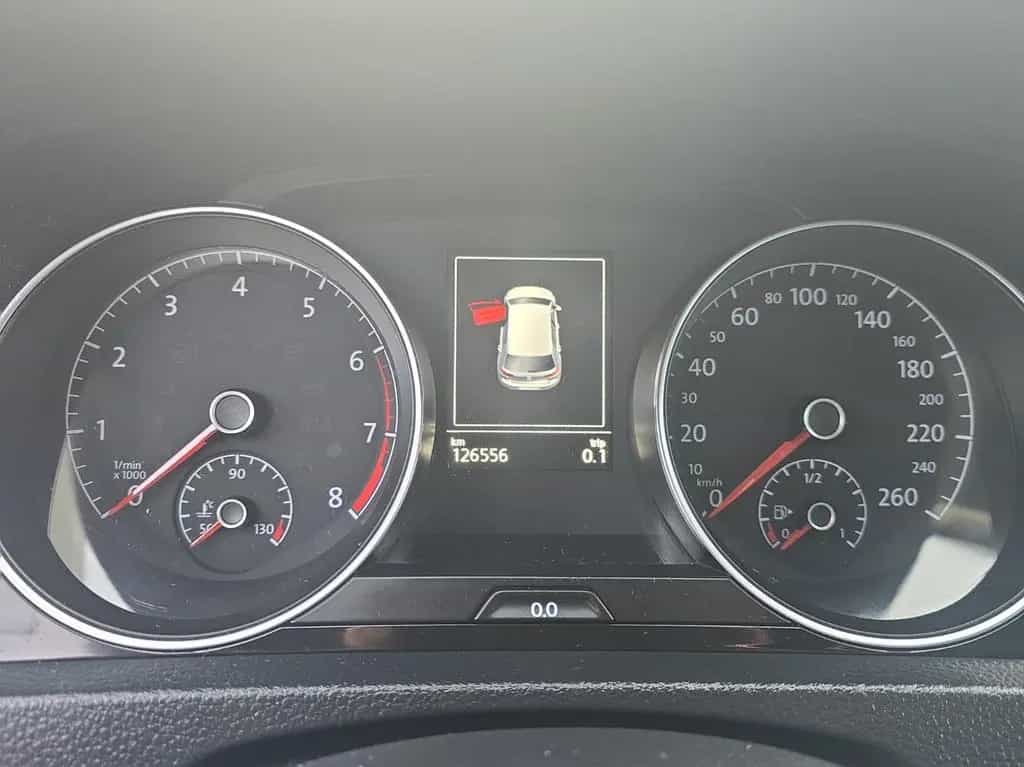 Volkswagen Golf VII Highline BMT NAVi PDC XENON 10/2013-photo-10
