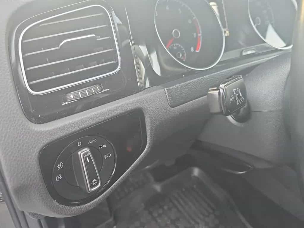 Volkswagen Golf VII Highline BMT NAVi PDC XENON 10/2013-photo-21