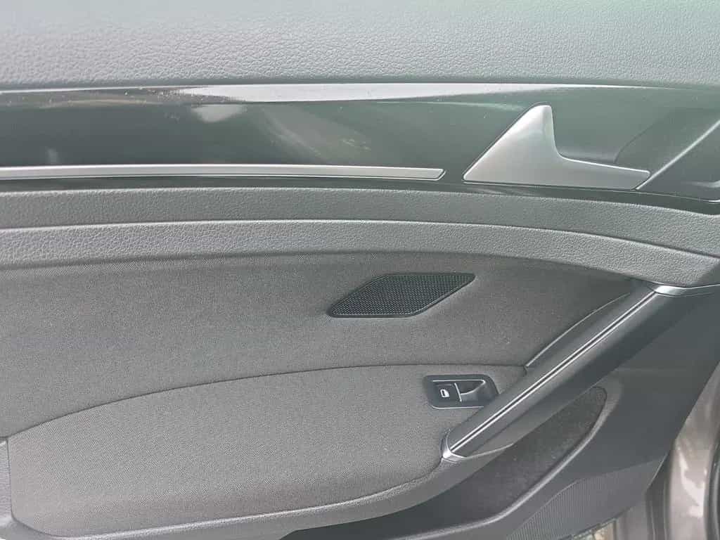 Volkswagen Golf VII Highline BMT NAVi PDC XENON 10/2013-photo-23