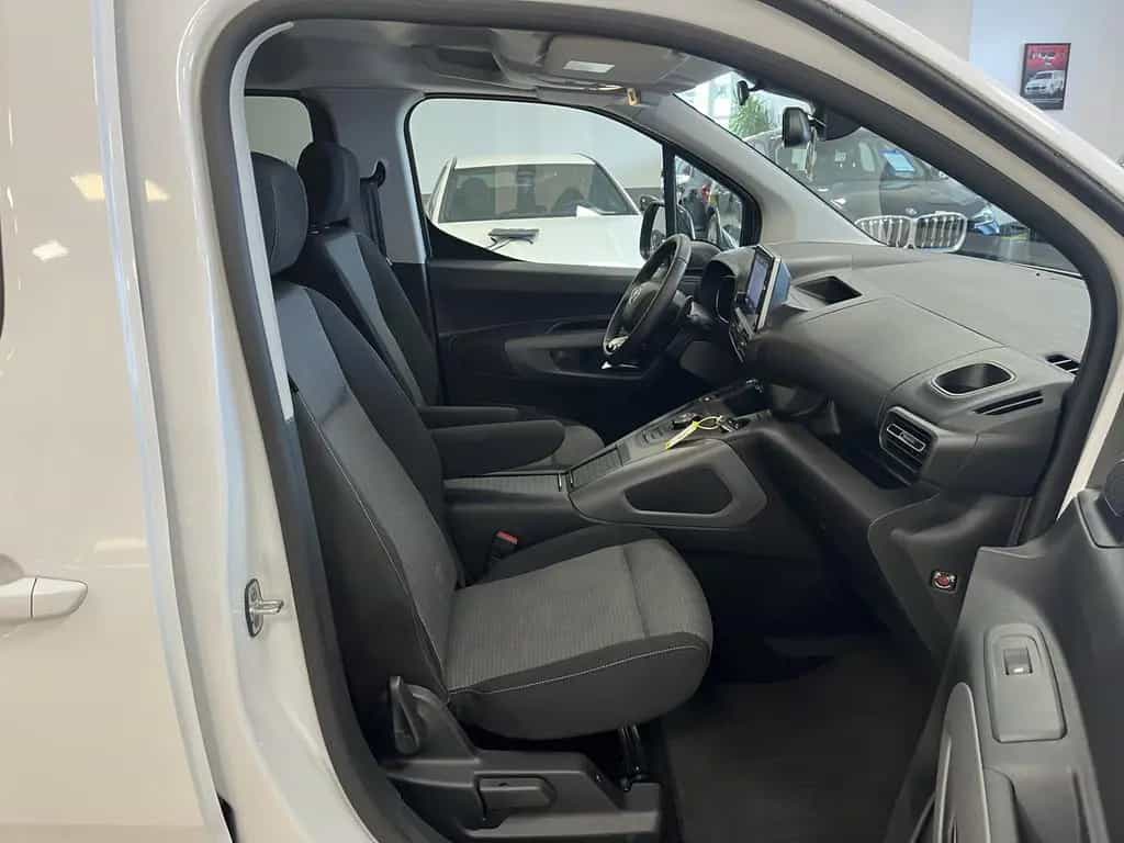 Toyota Proace City L2 Team Deutschland*7-Sitzer*Navi*1H 01/2023-photo-13