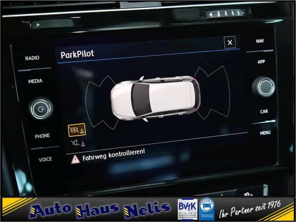 Volkswagen Golf VII 1,6 TDI Sound ACC NaviTouch Apple Andro 01/2018-photo-17