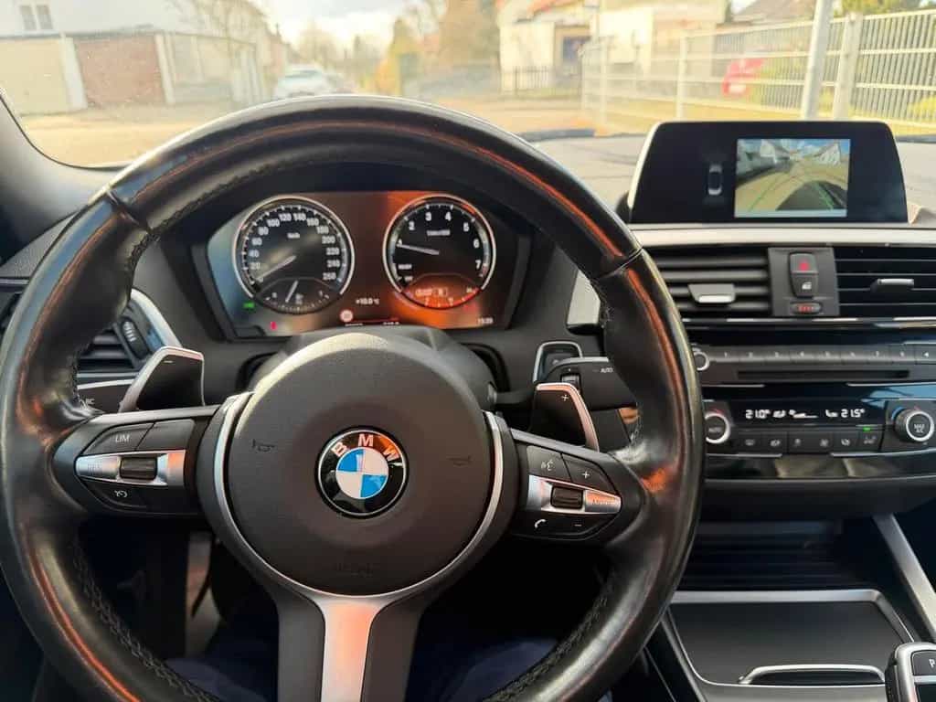 BMW 2 Series 220i Steptronic Cabrio M Sport 05/2021-photo-12