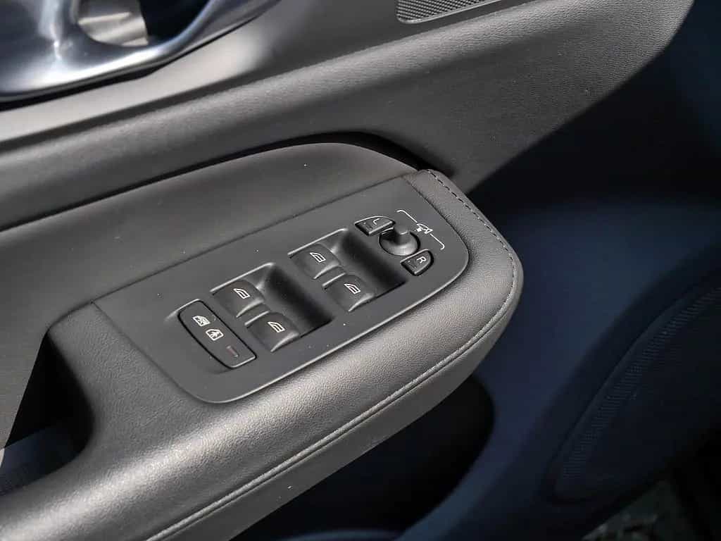 Volvo V60 B4 Core MEMORY PDC SHZ LEDER KAMERA LED 10/2023-photo-14