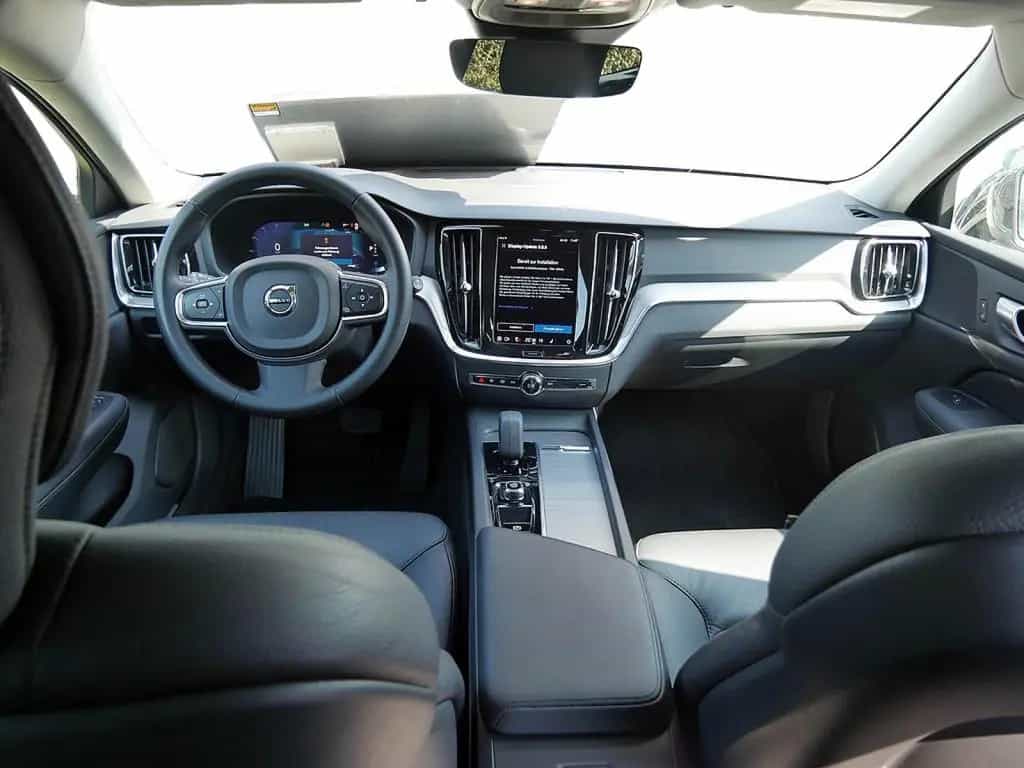 Volvo V60 B4 Core MEMORY PDC SHZ LEDER KAMERA LED 10/2023-photo-7