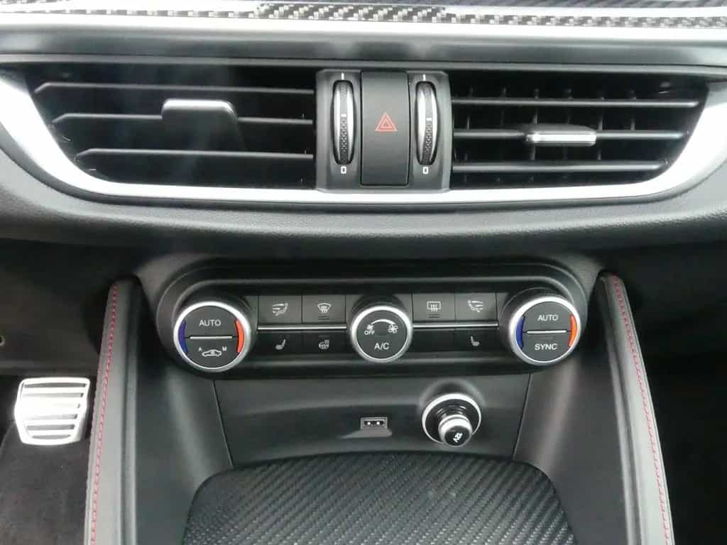 Alfa Romeo Stelvio QUADRIFOGLIO Q4 2.9 BITURBO 510PS PANO H 07/2019-photo-26