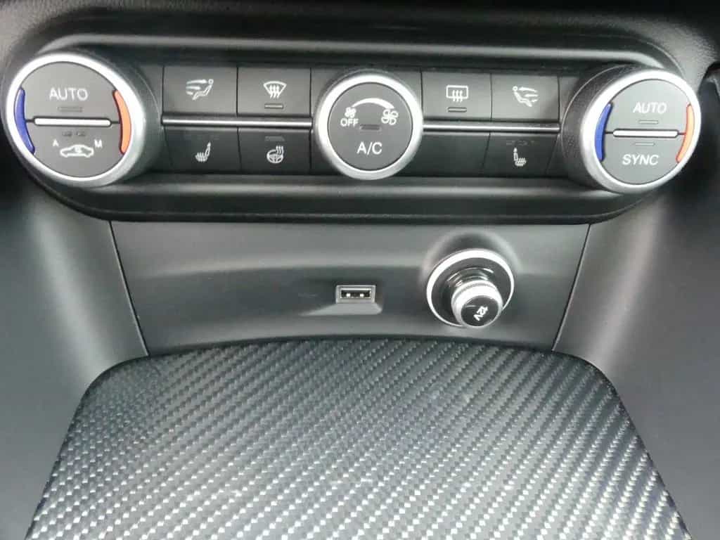 Alfa Romeo Stelvio QUADRIFOGLIO Q4 2.9 BITURBO 510PS PANO H 07/2019-photo-27