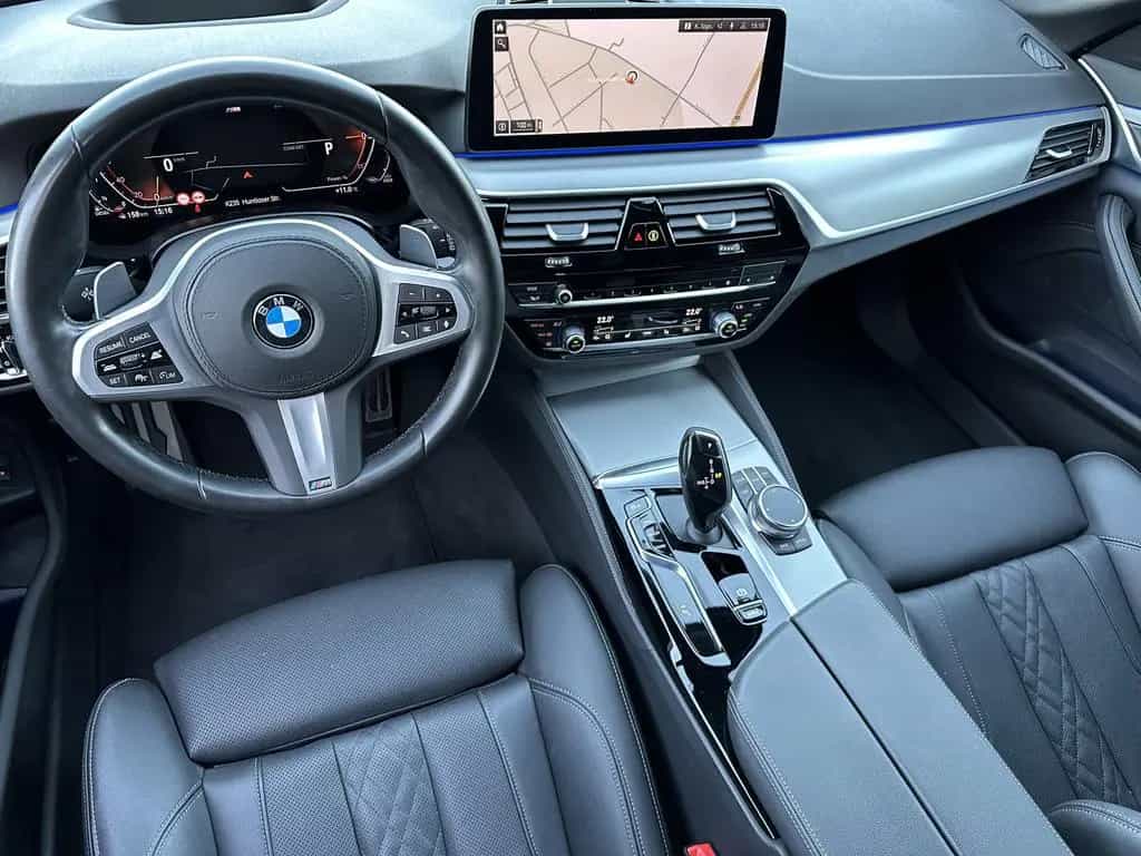 BMW 5 Series 520d Touring xDrive M-Sport NAV+LED+AHK+HEAD-UP 11/2022-photo-11