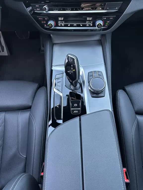 BMW 5 Series 520d Touring xDrive M-Sport NAV+LED+AHK+HEAD-UP 11/2022-photo-13