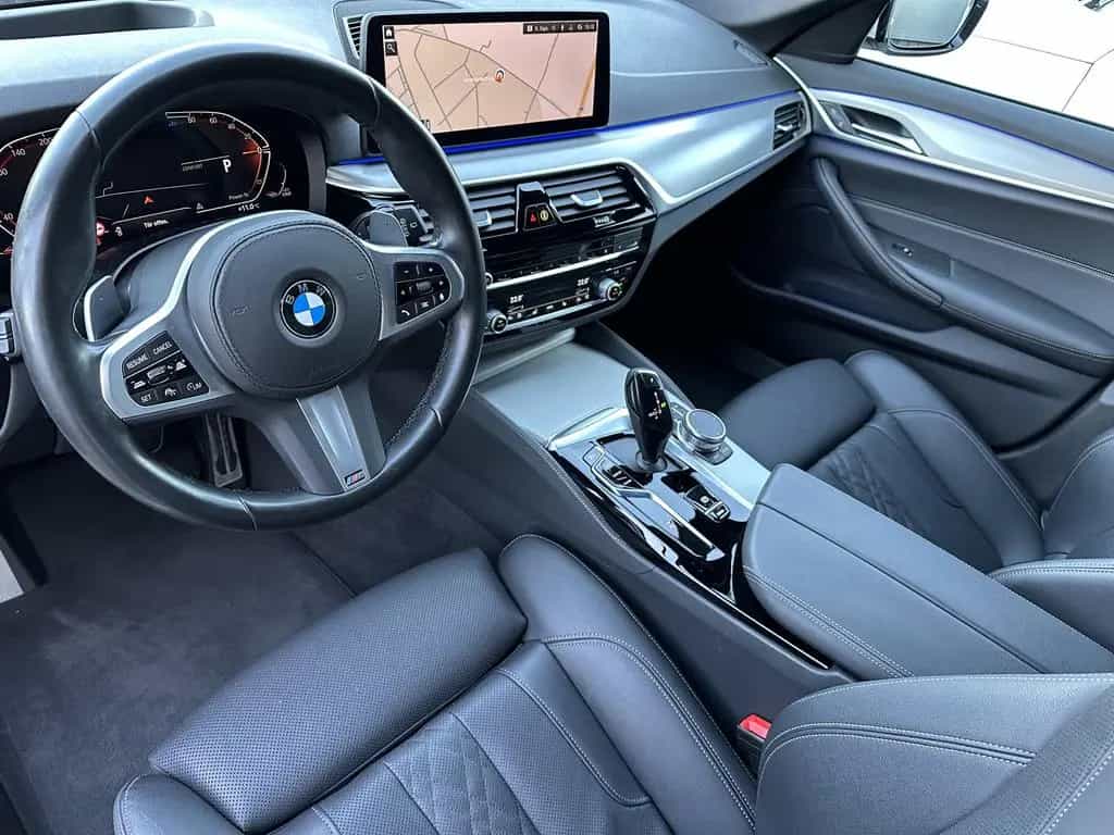 BMW 5 Series 520d Touring xDrive M-Sport NAV+LED+AHK+HEAD-UP 11/2022-photo-8