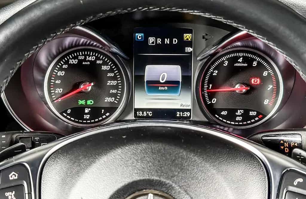 Mercedes-Benz GLC-Class 250 4Matic*AMG*PANORAMA*BURMESTER*APPLE CARP 05/2018-photo-12