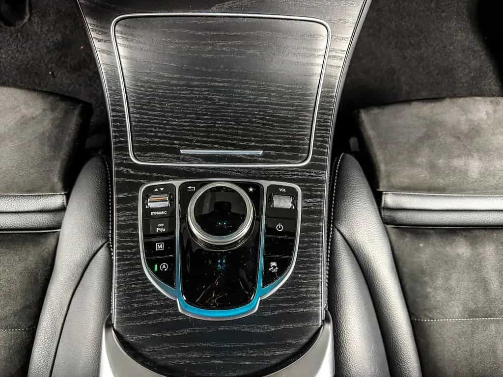 Mercedes-Benz GLC-Class 250 4Matic*AMG*PANORAMA*BURMESTER*APPLE CARP 05/2018-photo-17