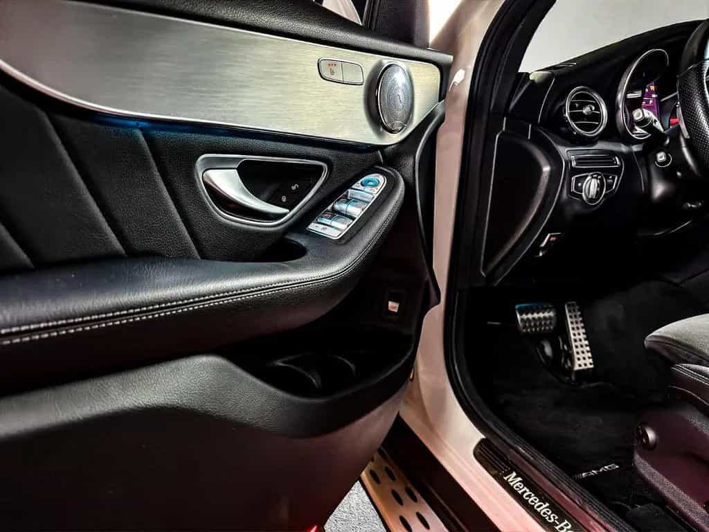 Mercedes-Benz GLC-Class 250 4Matic*AMG*PANORAMA*BURMESTER*APPLE CARP 05/2018-photo-7