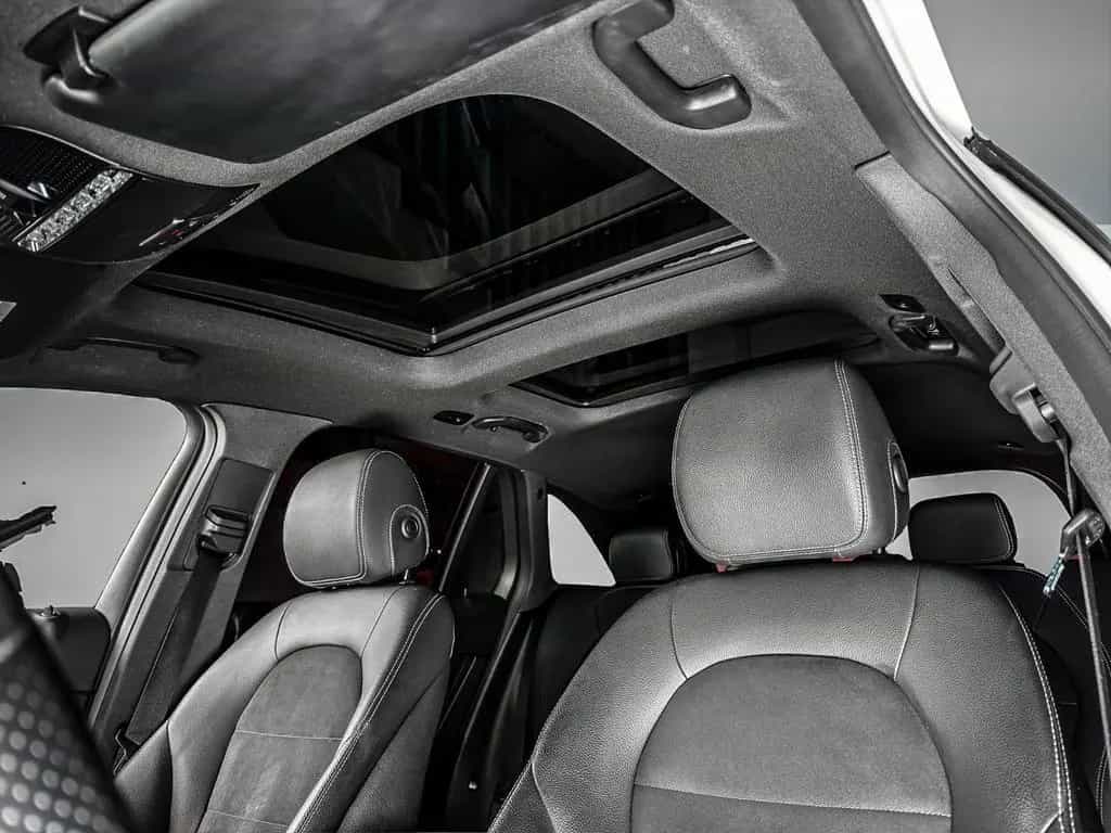 Mercedes-Benz GLC-Class 250 4Matic*AMG*PANORAMA*BURMESTER*APPLE CARP 05/2018-photo-9