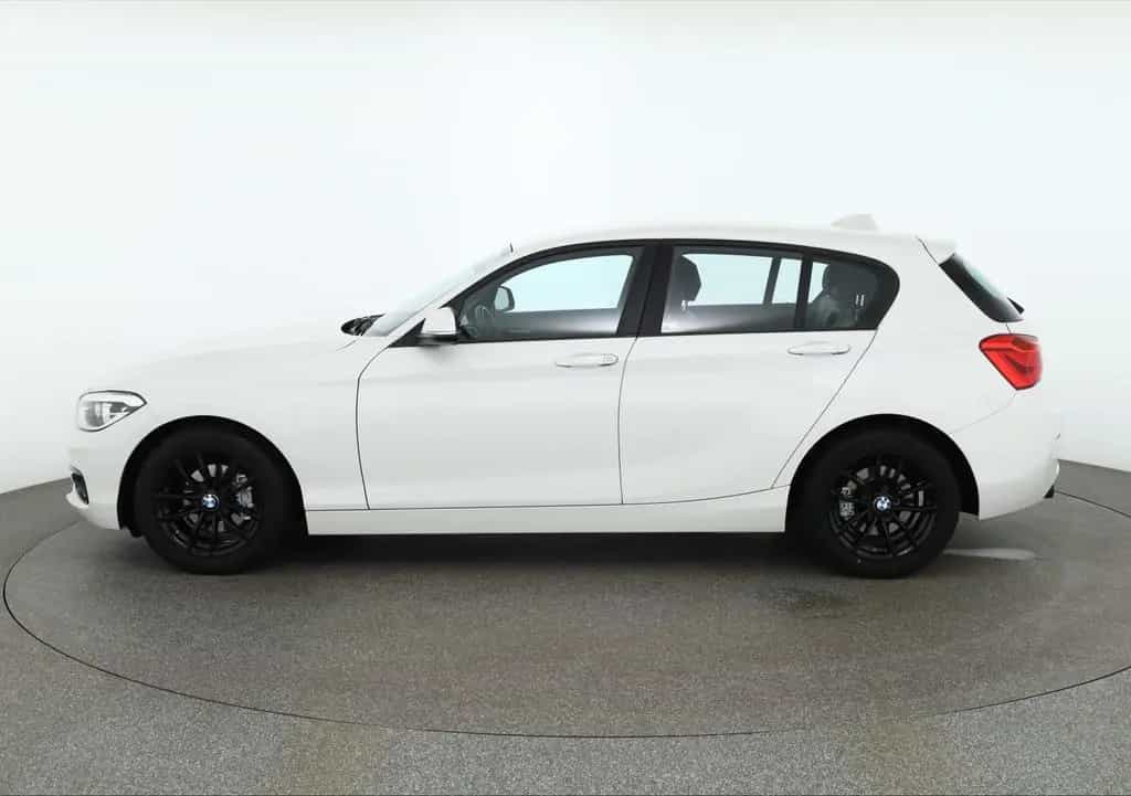 BMW 118 iA Sport Line LED Navi Sitzheizung Leder 09/2018-photo-1