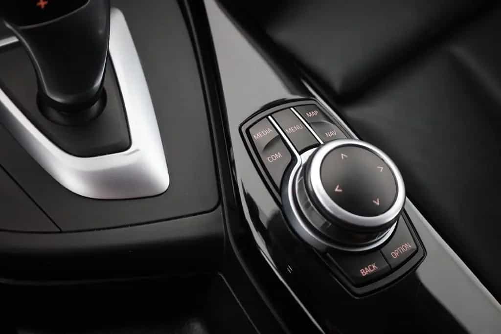 BMW 118 iA Sport Line LED Navi Sitzheizung Leder 09/2018-photo-13