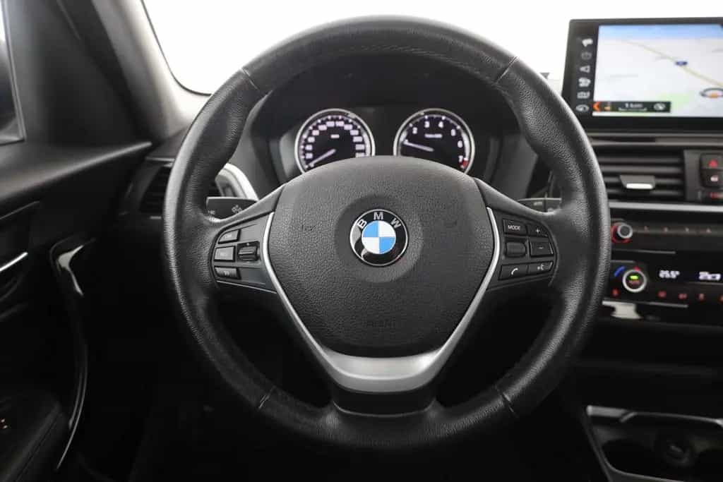 BMW 118 iA Sport Line LED Navi Sitzheizung Leder 09/2018-photo-14