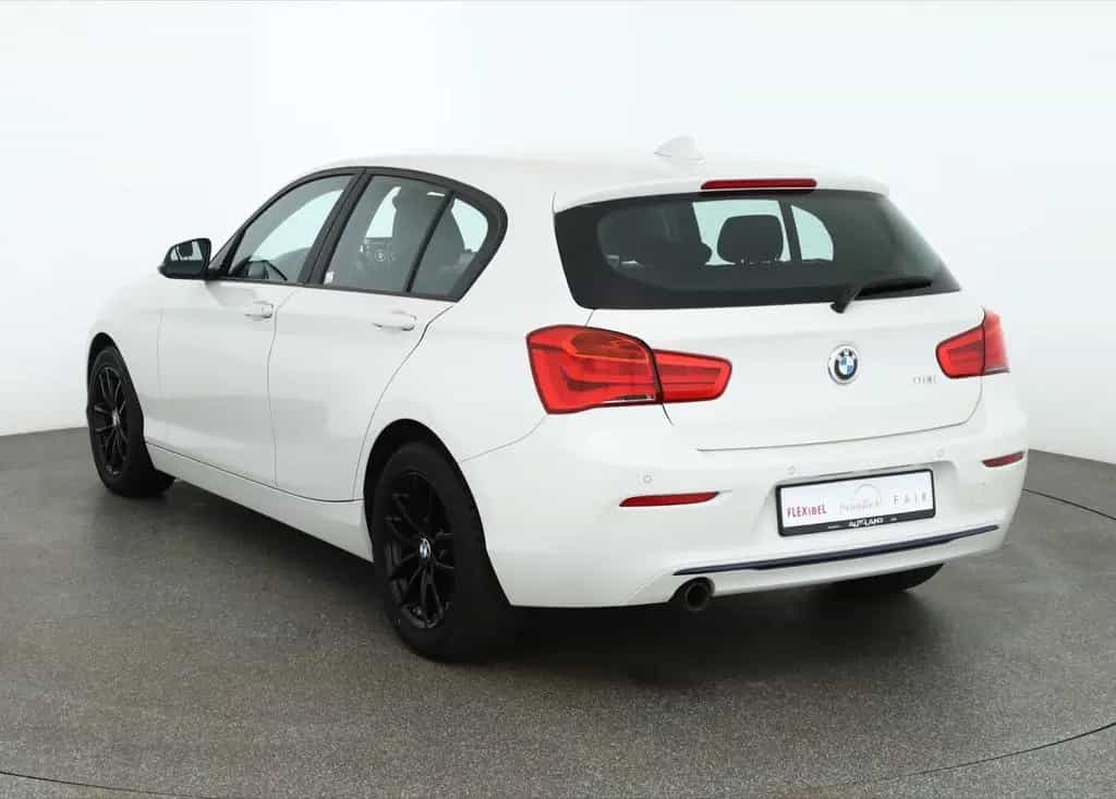 BMW 118 iA Sport Line LED Navi Sitzheizung Leder 09/2018-photo-2