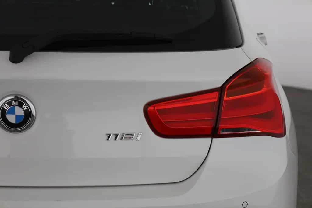 BMW 118 iA Sport Line LED Navi Sitzheizung Leder 09/2018-photo-28