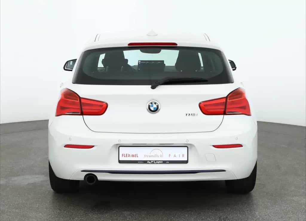 BMW 118 iA Sport Line LED Navi Sitzheizung Leder 09/2018-photo-3