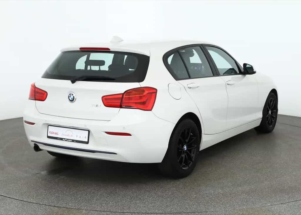 BMW 118 iA Sport Line LED Navi Sitzheizung Leder 09/2018-photo-4