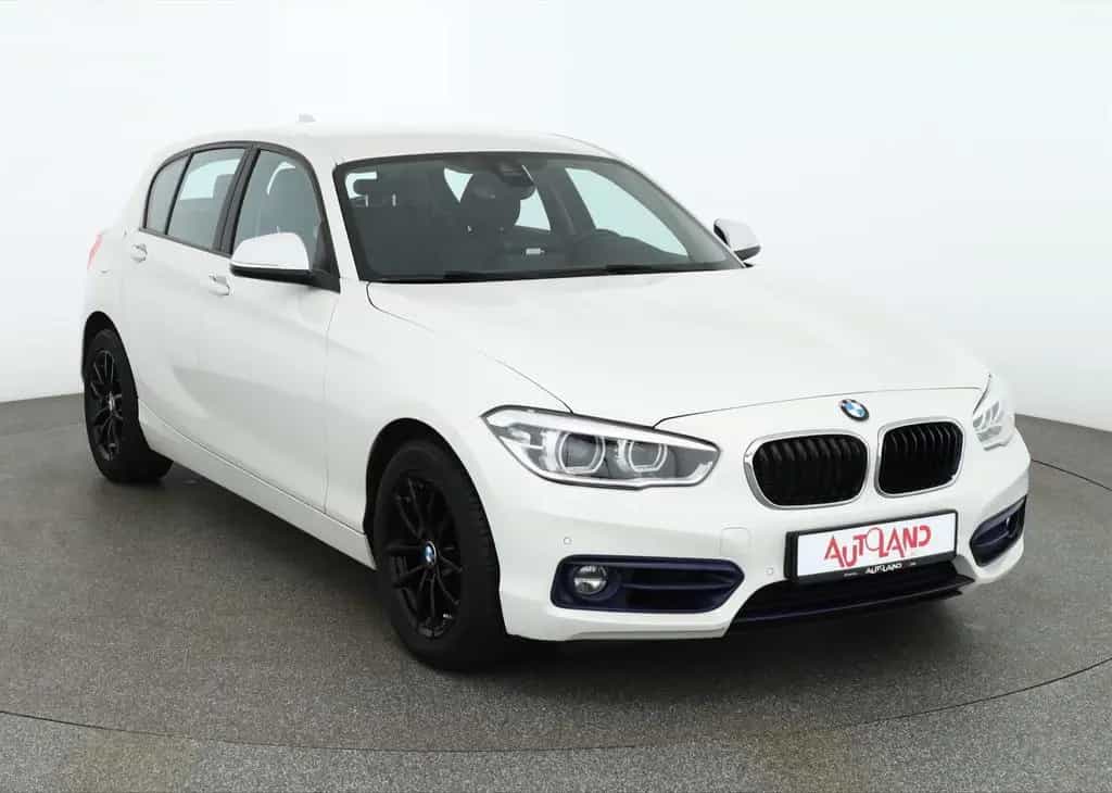 BMW 118 iA Sport Line LED Navi Sitzheizung Leder 09/2018-photo-6