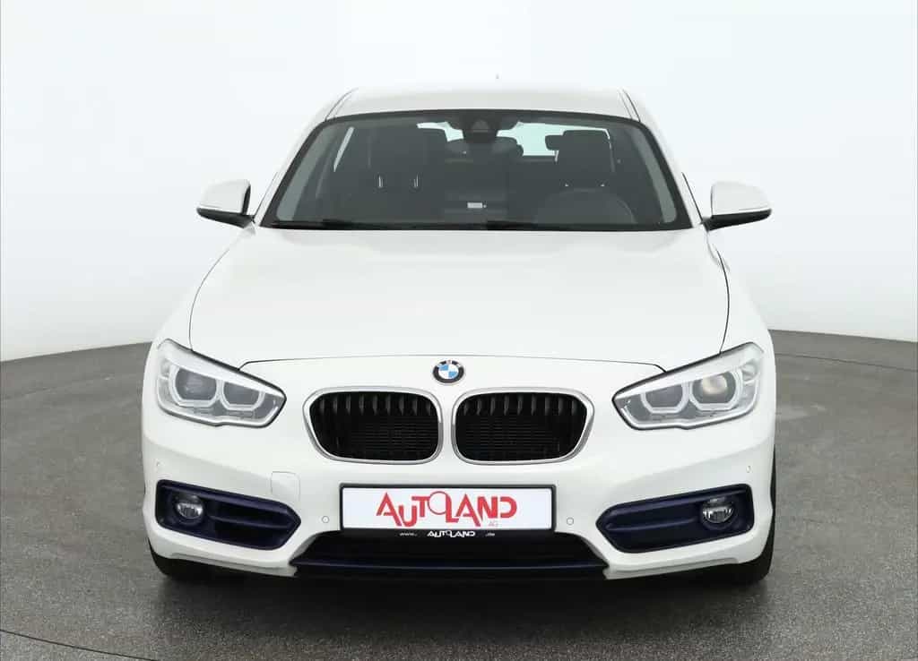 BMW 118 iA Sport Line LED Navi Sitzheizung Leder 09/2018-photo-7