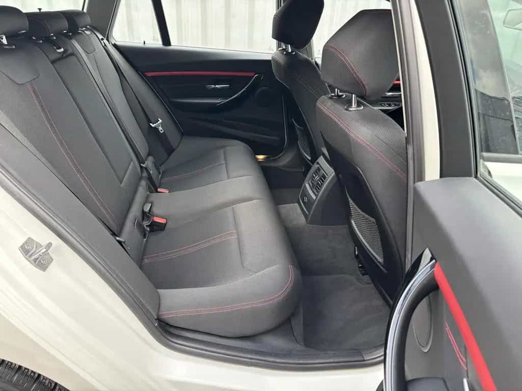 BMW 3 Series 318d Touring Sport Line LED Navi SHZ PDC Tempo 03/2018-photo-9
