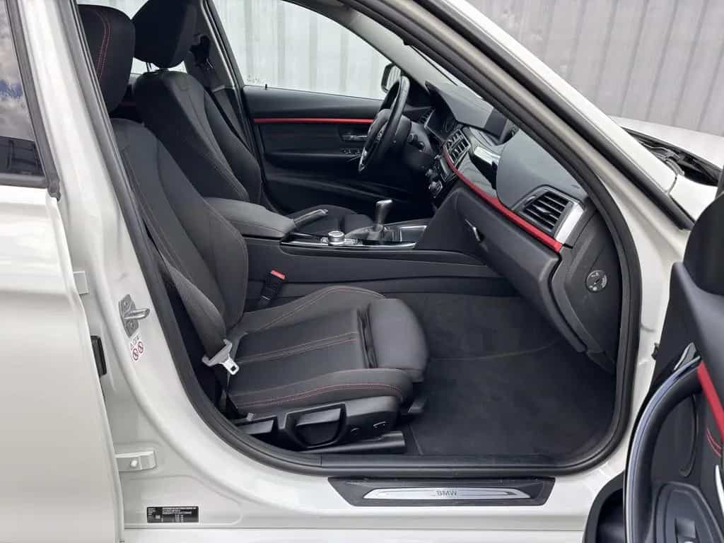 BMW 3 Series 318d Touring Sport Line LED Navi SHZ PDC Tempo 03/2018-photo-10